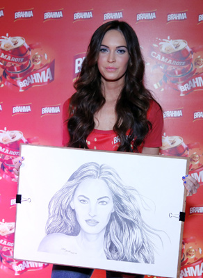Durante o evento, Megan ganhou um desenho dela feito por um fã