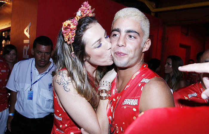 Luana Piovani beija muito no Camarote Brahma, Rio de Janeiro