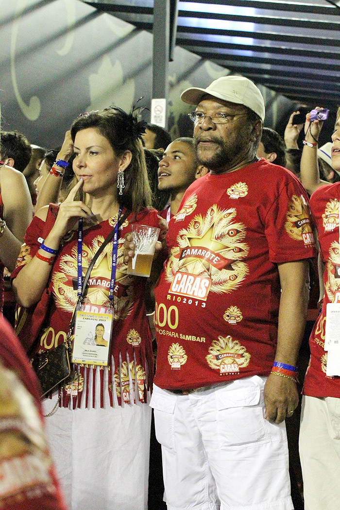 Veja tudo o que rolou e os famosos que curtiram a na primeira noite do camarote Caras, na Sapucaí, Rio de Janeiro