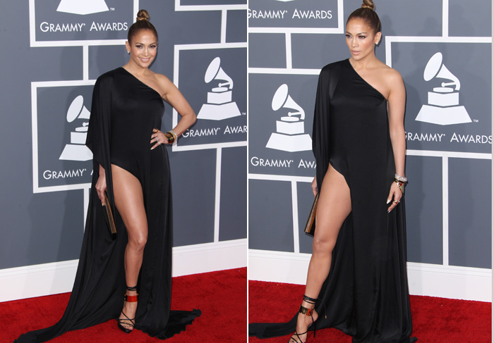 Jennifer Lopez desafia código de figurino do Grammy e abusa na fenda