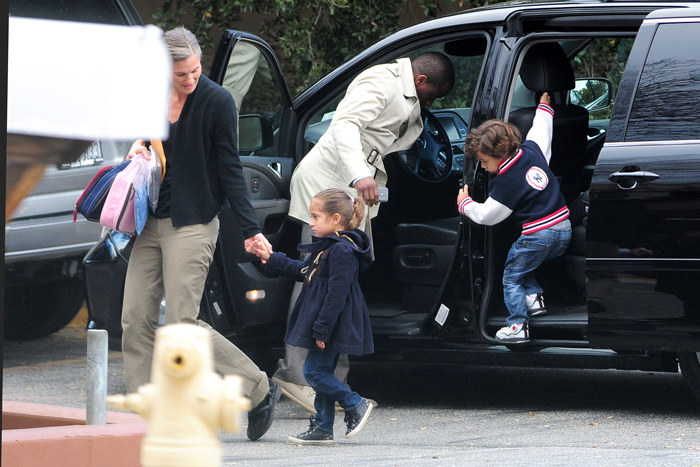 Filhos de Jennifer Lopez se divertem a caminho da escola