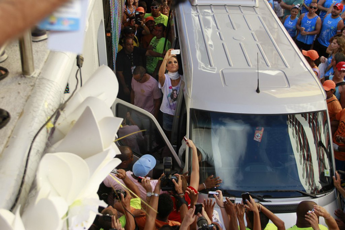 Salvador: Ivete Sangalo chega no Barra/Ondina para mais um dia de folia