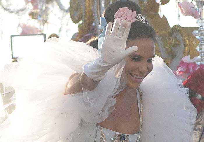 Ivete Sangalo tira onda de Maria Antonieta no agito do Barra/Ondina Ag.News