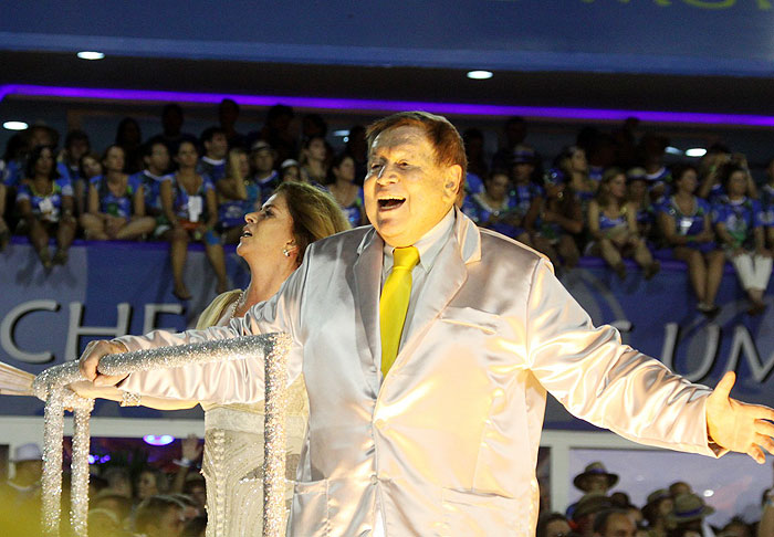 Boni canta com a São Clemente