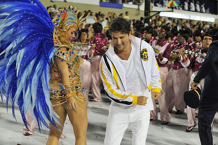 Marcelo Serrado e Bruna Almeida