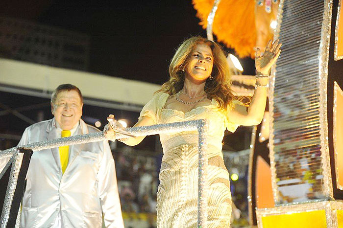 Boni e sua esposa, Lou de Oliveira