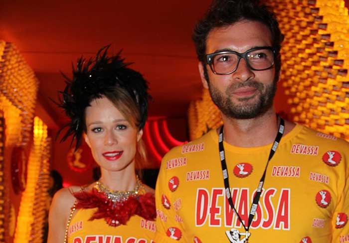  Mariana Ximenes e Lucas Mello no camarote Devassa O Fuxico