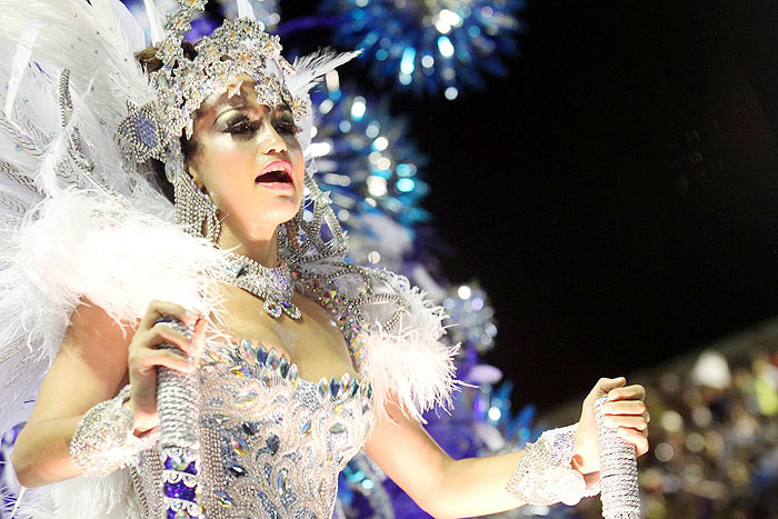 Confira o desfile da Beija- Flor