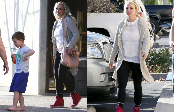 Britney Spears leva os filhos na ginástica com aparência cansada