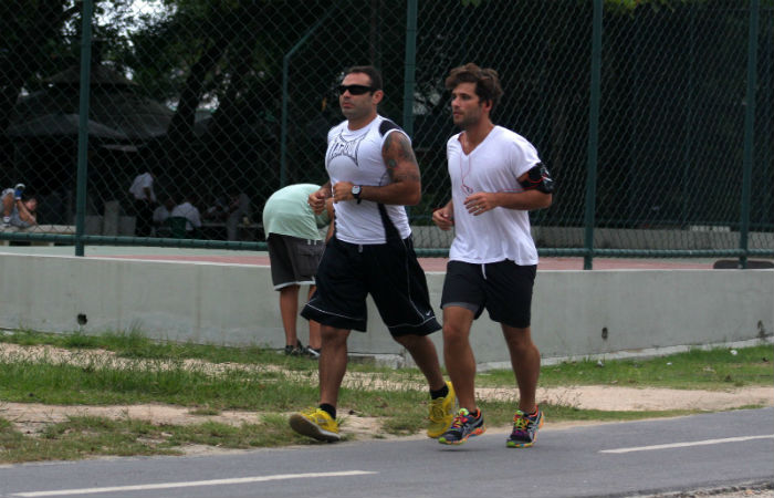 Bruno Gagliasso corre na Lagoa Rodrigo de Freitas