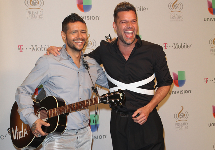 Ricky Martin e Thalía participam do prêmio Lo Nuestro da música latina