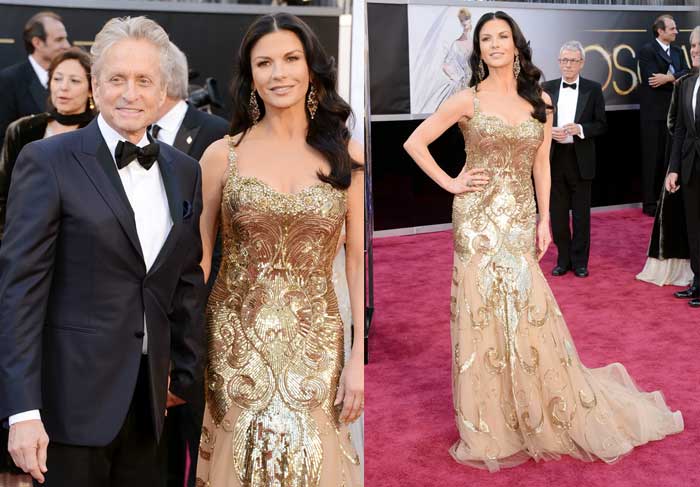 OSCAR 2013 - Acompanhada por Michael Douglas, Catherine Zeta Jones veste dourado  O Fuxico