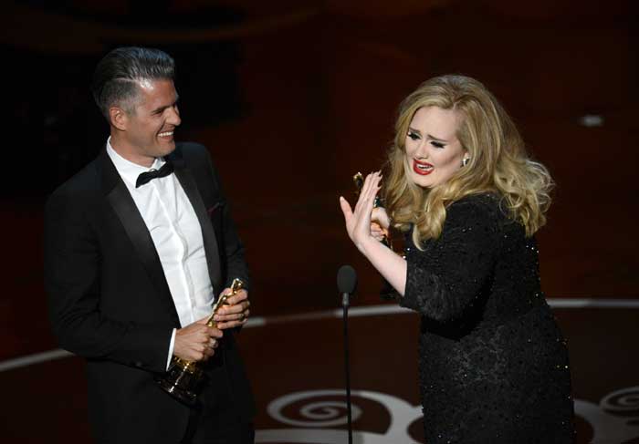 OSCAR 2013 - Adele leva o prêmio de Melhor Canção por Skyfall