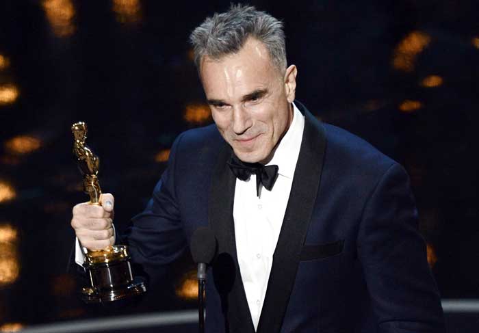 OSCAR 2013 - Daniel Day-Lewis recebe o prêmio de Melhor Ator