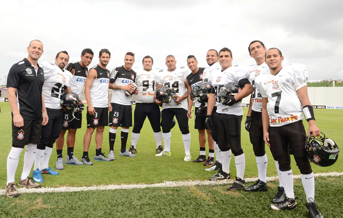 Alexandre Frota se encontra com Pato e outros craques do Corinthians