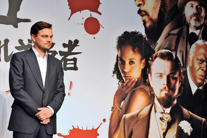 Leonardo DiCaprio esbanja charme em coletiva de Django Livre no Japão