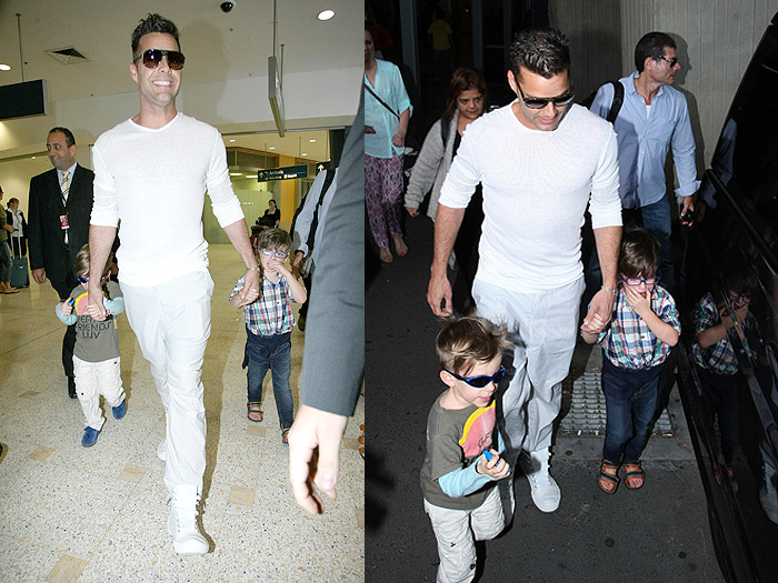 Ricky Martin chega à Australia com os filhos para participar do The Voice