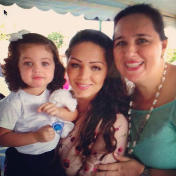 Tânia Mara posta foto ao lado da filha linda