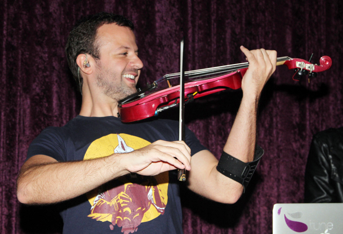 Amon Lima no violino