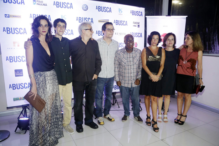 O elenco do filme A Busca posa para a foto