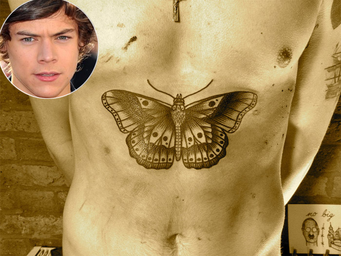 Harry Styles faz tatuagem de borboleta no tórax