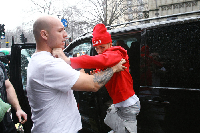 Veja imagens do 'piti' de Justin Bieber com paparazzo londrino!