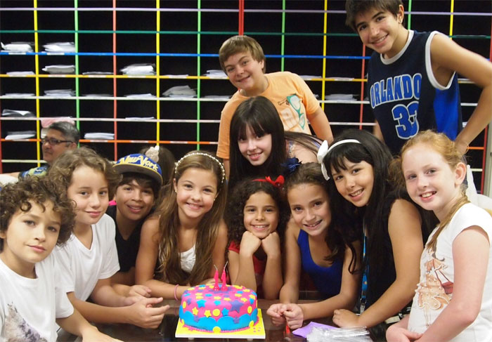 Atriz mirim de Chiquititas comemora o aniversário no SBT