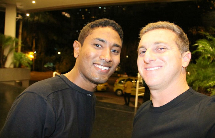 Luciano Huck e Angélica curtem a noite carioca