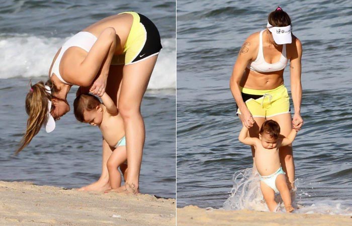 Luana Piovani se diverte com o filho em tarde de praia