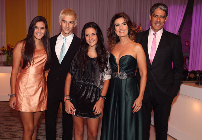 Fátima Bernardes e William Bonner arrasam no look em festa da Globo