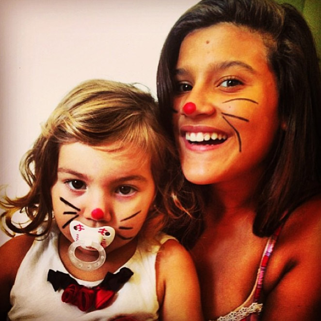 Flávia Alessandra posta foto das filhas: “Minha Páscoa de todos os dias”