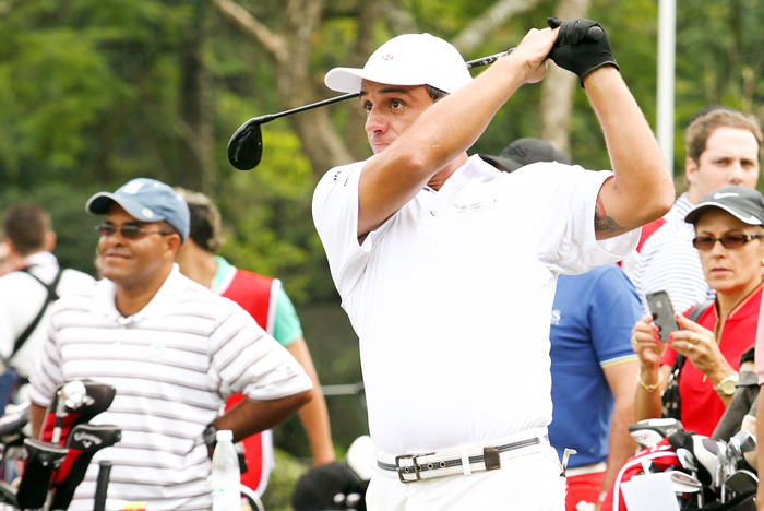 Rodrigo Lombardi participa de torneio de golfe