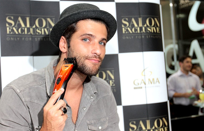 Bruno Gagliasso marca presença no Hair Brasil 2013