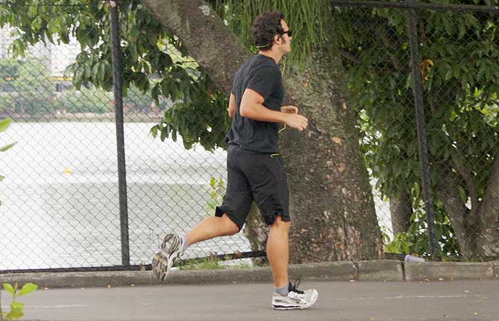 Gabriel Braga Nunes corre Lagoa Rodrigo de Freitas