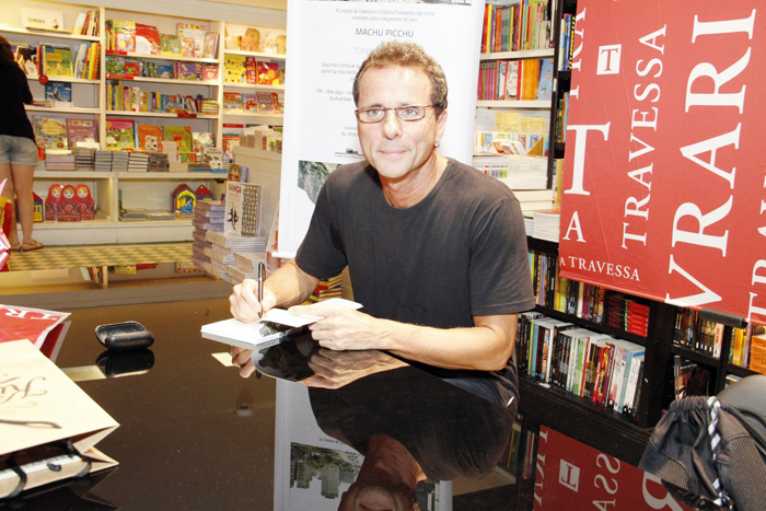 Tony Bellotto, em lançamento de livro