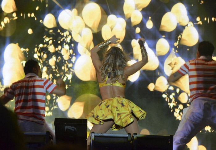 Segunda noite de Axé Brasil tem Psirico no palco para compensar show interrompido. Veja as Fotos!