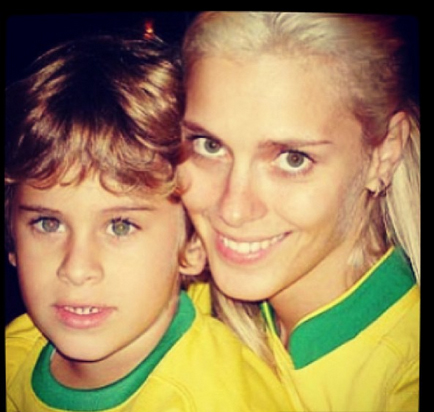 Filho de Carolina Dieckmann e Marcos Frota faz 14 anos