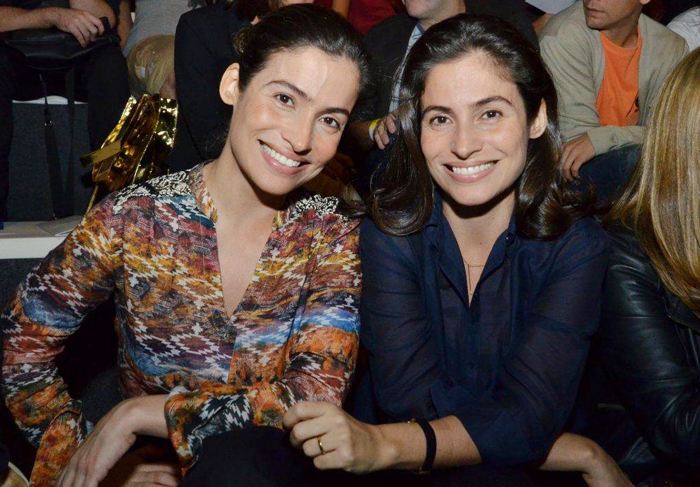 Fashion Rio: Renata Vasconcelos assiste desfiles com irmã gêmea