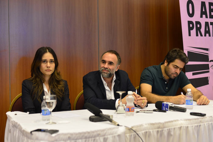 Alessandra Negrini participa de coletiva do longa Abismo Prateado