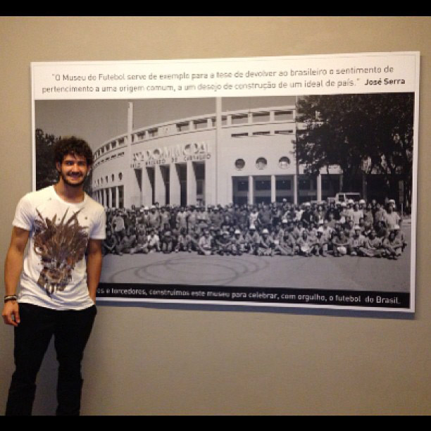 Alexandre Pato se emociona ao conhecer Museu do Futebol