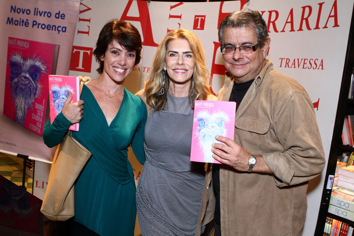 Maitê Proença lança livro com a presença de famosos em livraria de shopping no Rio