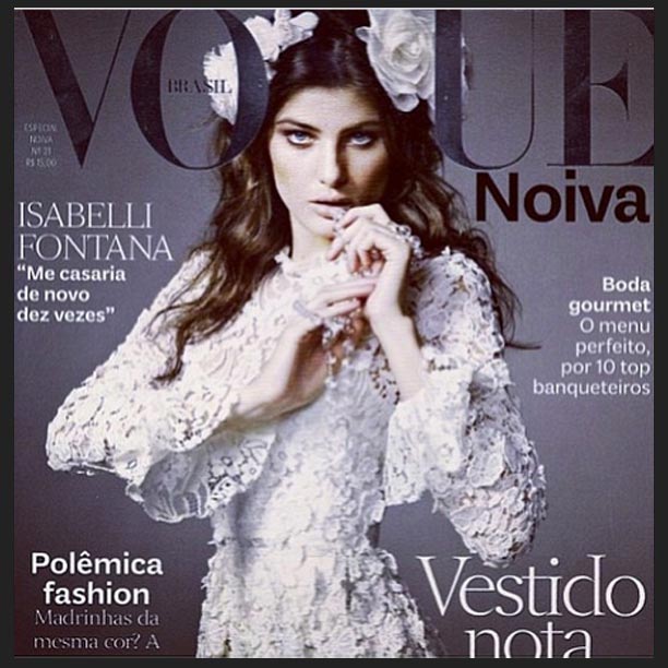 Isabeli é capa da nova edição da revista Vogue Noivas. Ela também postou uma mensagem recomendando a publicação.