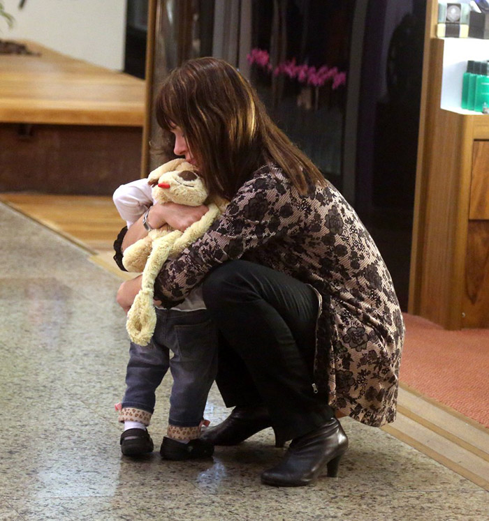 Babi Xavier passeia com a filha, Cinthia, em shopping