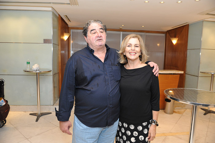 Otávio Augusto prestigia pré-estreia de filme com Irene Ravache