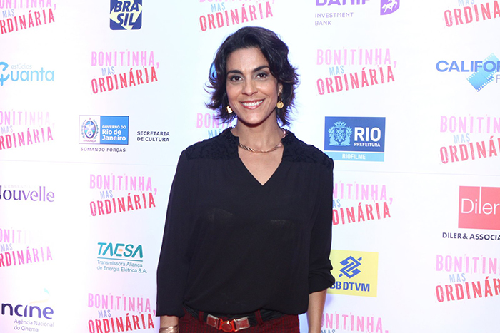 Leandra Leal vai à pré-estreia do filme Bonitinha Mas Ordinária