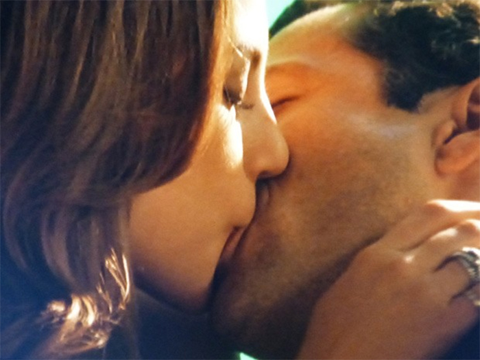 Amor à Vida: Paloma e Bruno se beijam e têm noite de amor