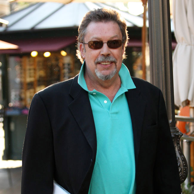 Tim Curry sofre AVC em Los Angeles