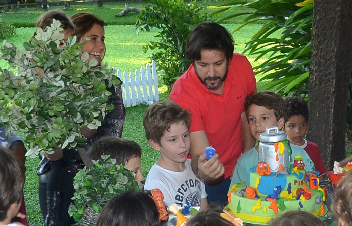 Murilo Benício e Giovanna Antonelli fazem festa de aniversário para Pietro