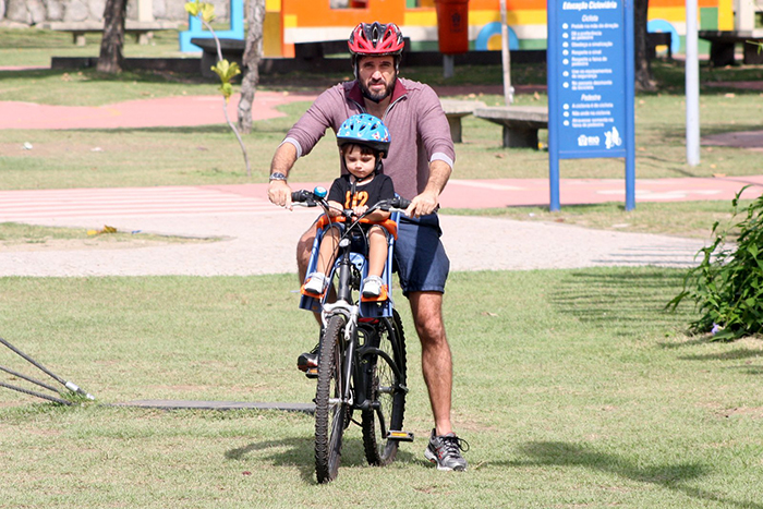 Pai e filho chegaram de bike na Lagoa Rodrigo de Freitas