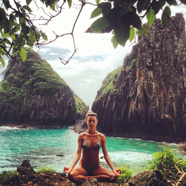 Thaila Ayala curte viagem a Fernando de Noronha